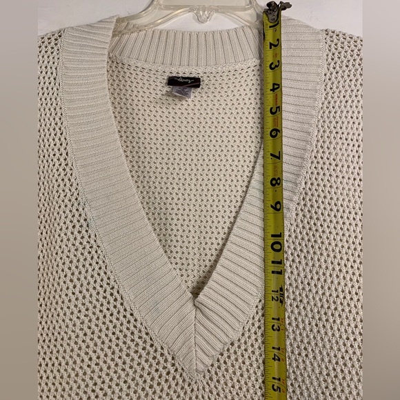 Old Navy Knitted V-Neck Cover Up, Size: 1, & Color: Cream - Picture 9 of 12